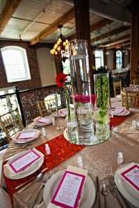 Red Table setting by Socialite Events - Forever Bridal Wedding ShowsRed Table setting by Socialite Events - Forever Bridal Wedding Shows