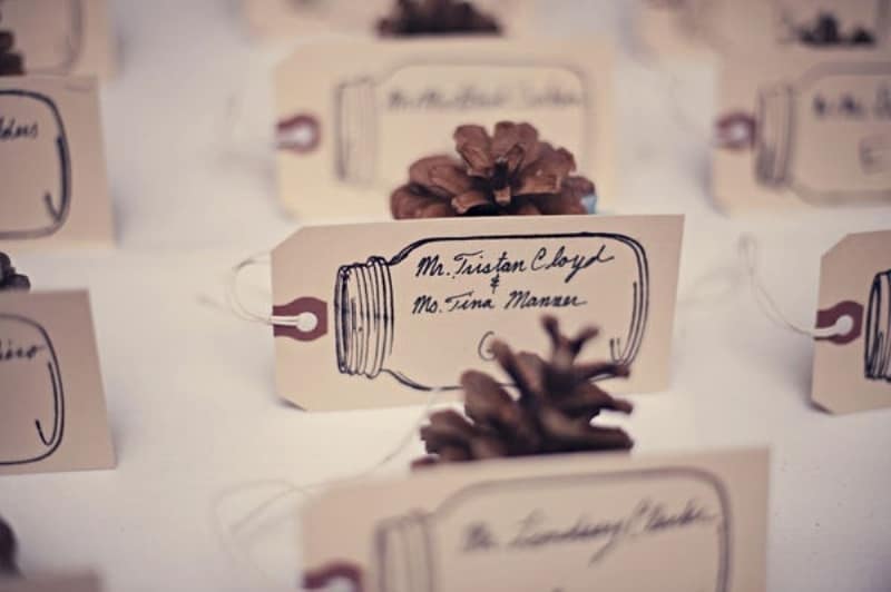 Mason jar escort cards | Weddingomania | Forever Bridal Wedding Shows